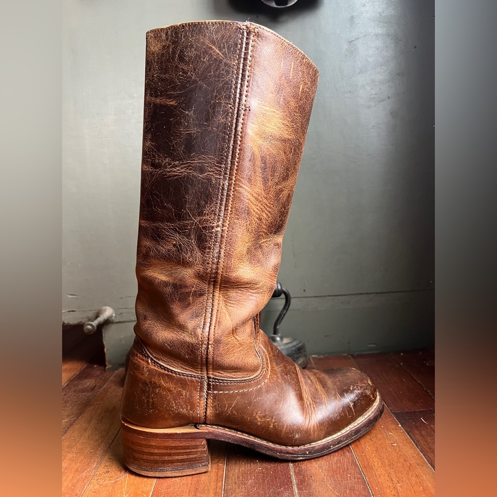 Frye Campus 14L